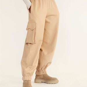Eliza Faulkner Cargo Sweatpants in Dune